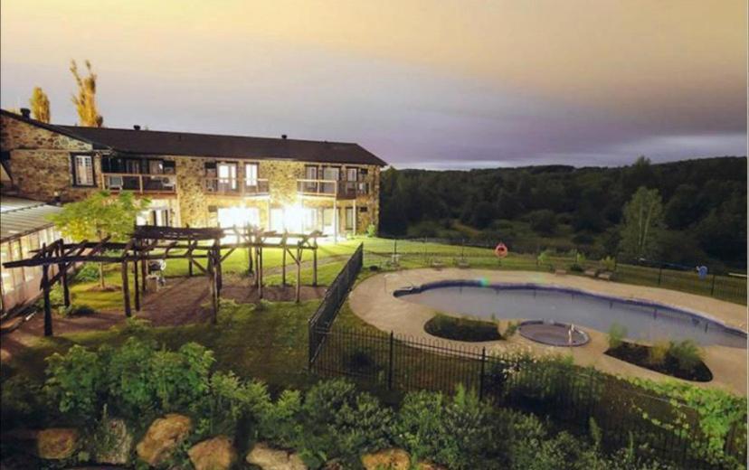 Condo Hotel Au Pied Du Mont Orford Eksteriør bilde