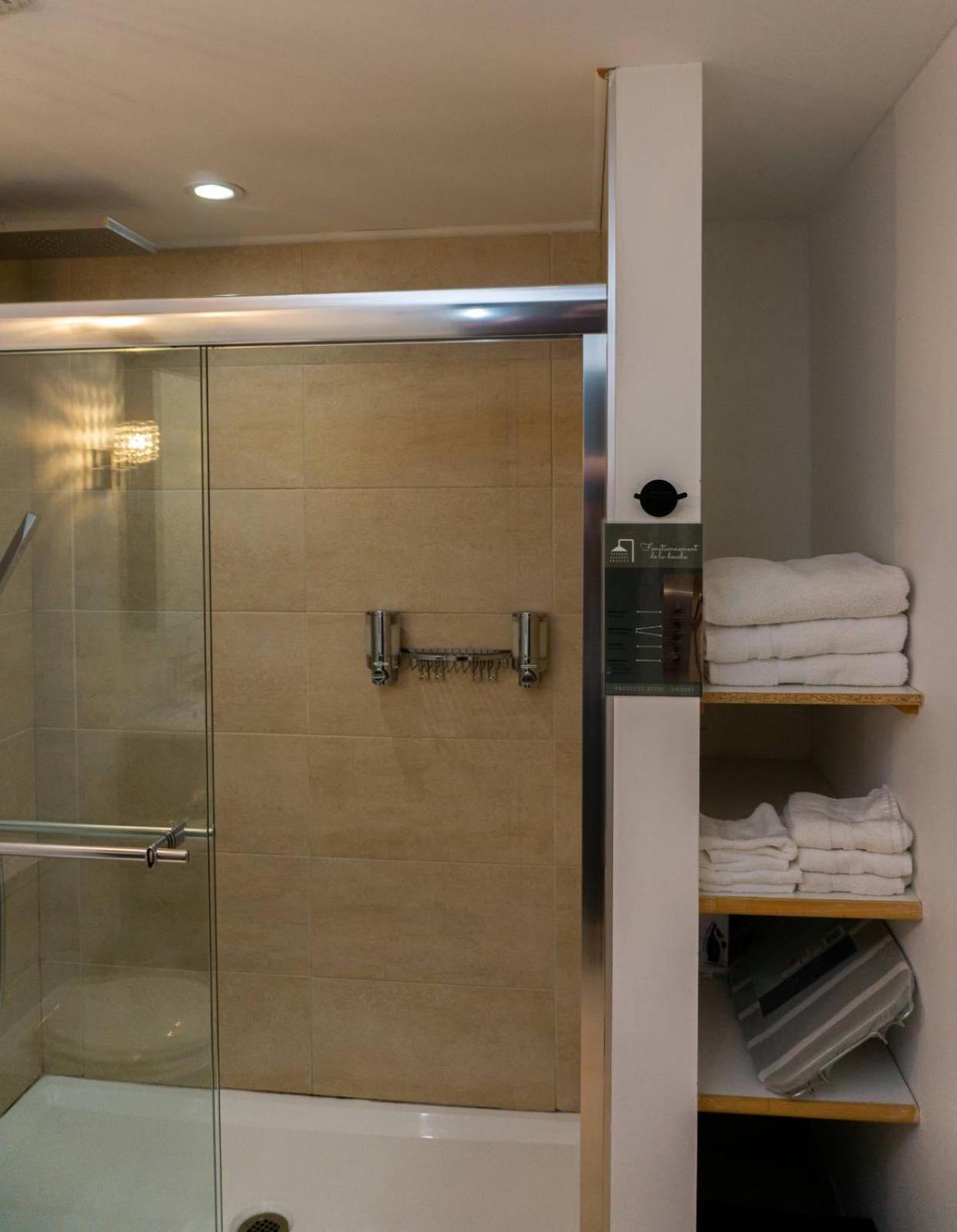 Condo Hotel Au Pied Du Mont Orford Rom bilde